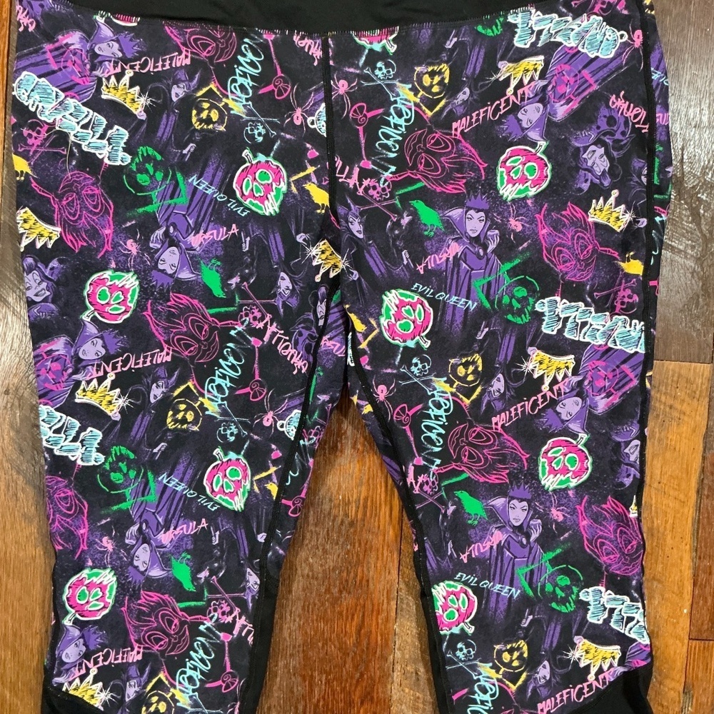 Disney Villains Maleficent Ursula Evil Queen Leggings Capri Purple Black Size 3X - Picture 5 of 6